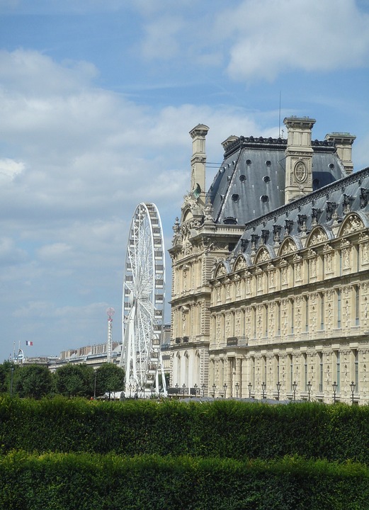 Exploring the Treasures of the Louvre Museum Through Stunning Photos